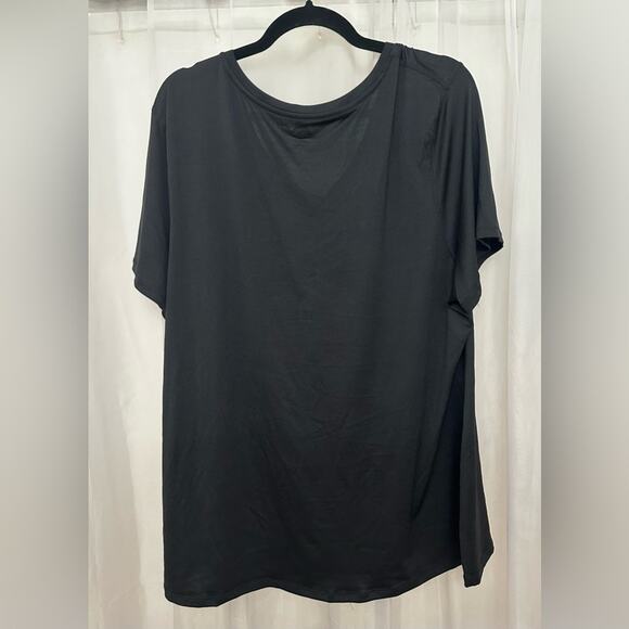 Women’s Athletic Works Black V Neck Short Sleeved Athletic Top Size XXXL - Picture 2 of 4